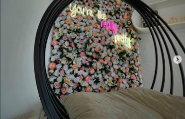 Miles Beauty Salon